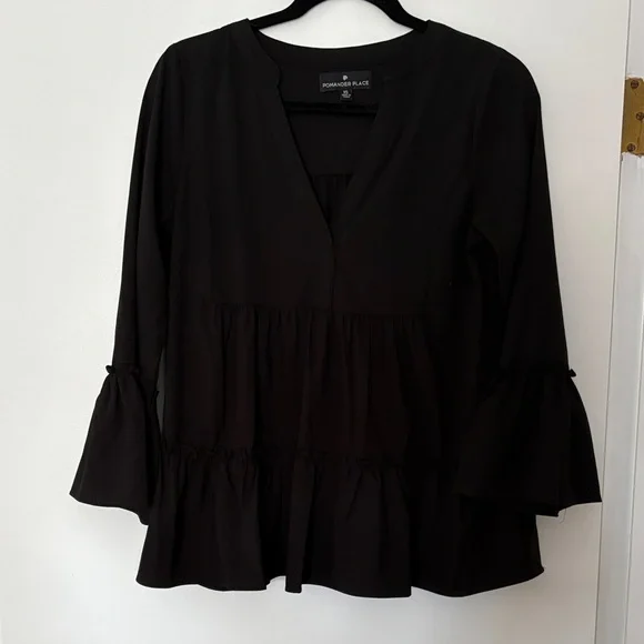 Tuckernuck Pomander Place Black crepe Ruffled Women's Top - Picture 2 of 9